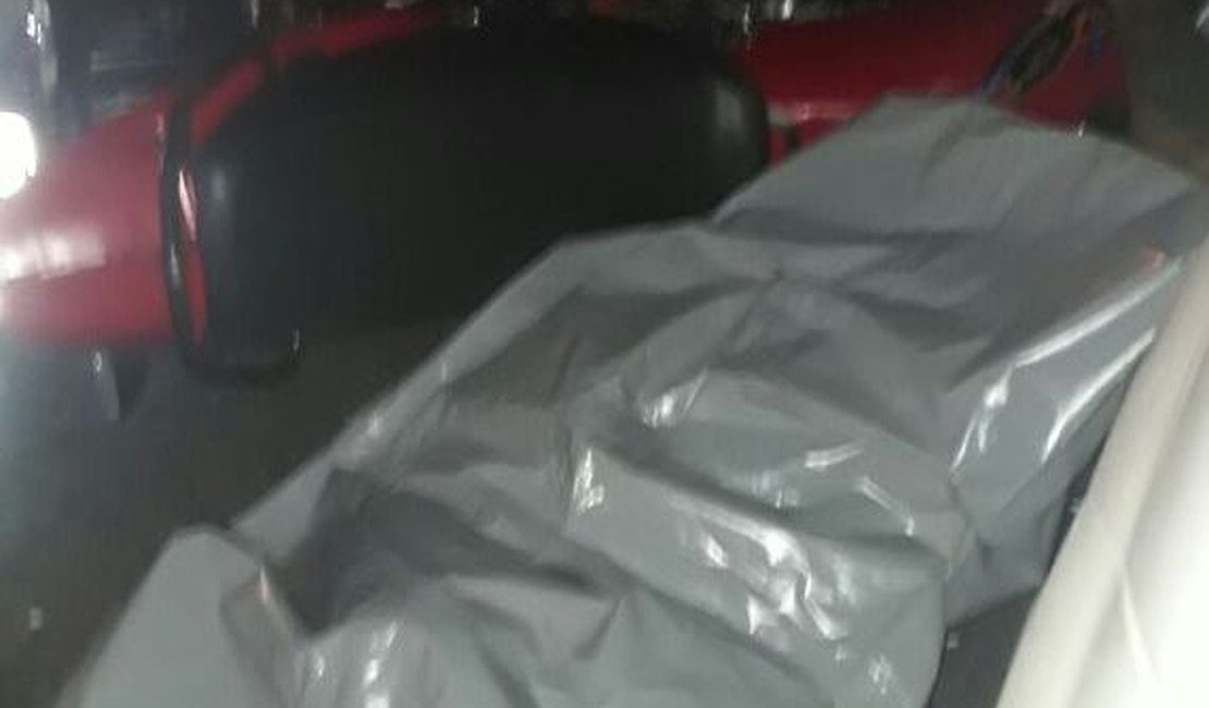 Vídeo. Colisão entre carro e moto deixa um morto e dois feridos em Arapiraca