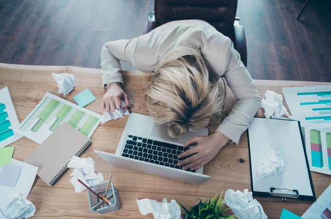 Burnout no trabalho: afastamentos de empregados brasileiros sobem quase 500%