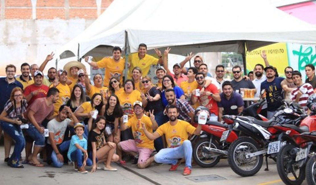 Tradicional carreata do Arraiá dos Pocas percorre as principais ruas de Arapiraca