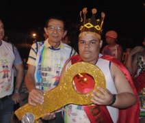 Prefeito entrega chave da cidade ao Rei Momo no carnaval de Lagoa da Canoa