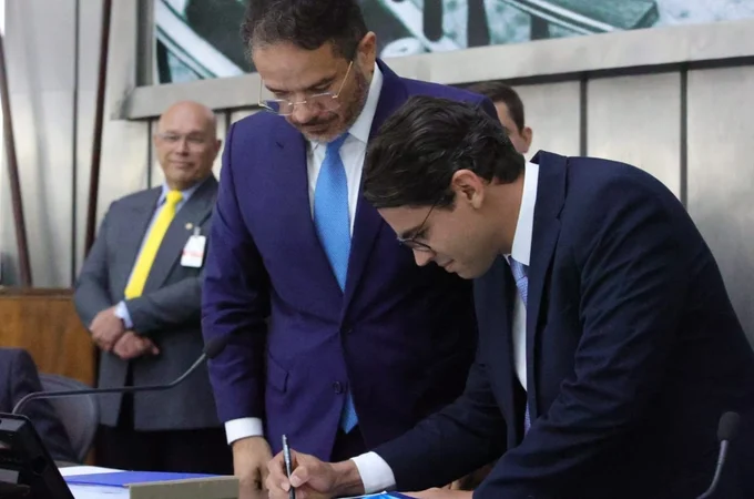 Após saída de Bruno Toledo, Gilvan Barros Filho é eleito 1º vice-presidente da Assembleia Legislativa