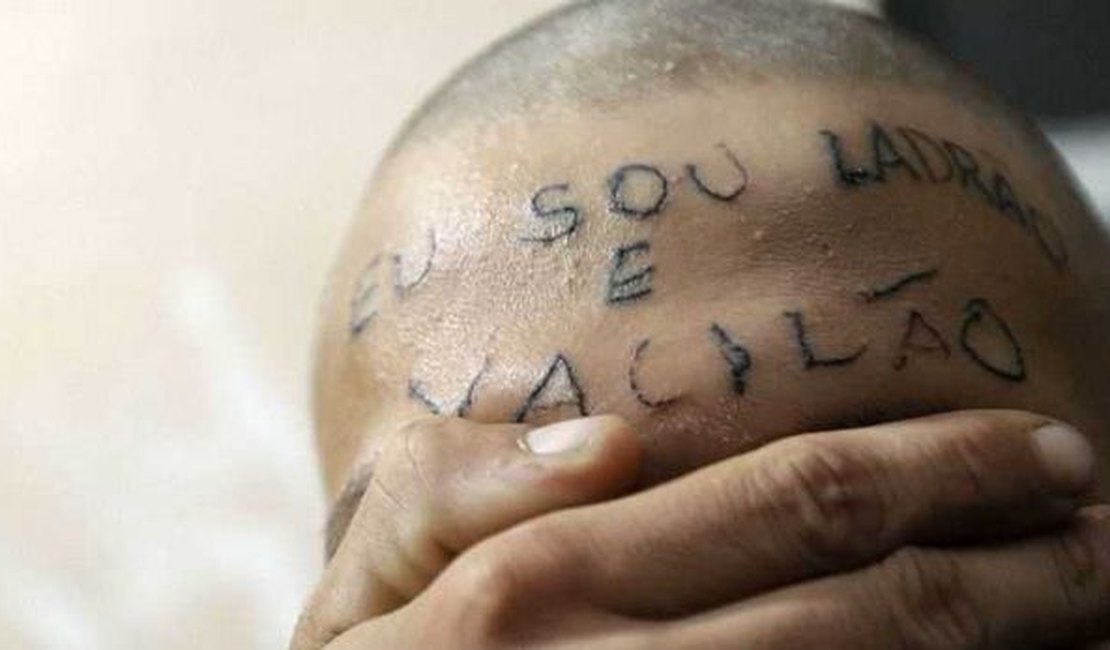 Justiça condena dupla que tatuou a frase 'Eu sou ladrão' na testa de jovem