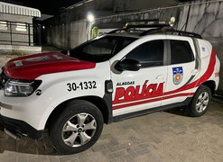 Homem é preso após ameaçar ex-namorada de 74 anos com faca e foice em Arapiraca