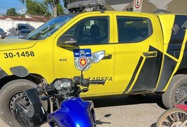 Motocicleta roubada é recuperada pela PM em posto de combustíveis em Arapiraca