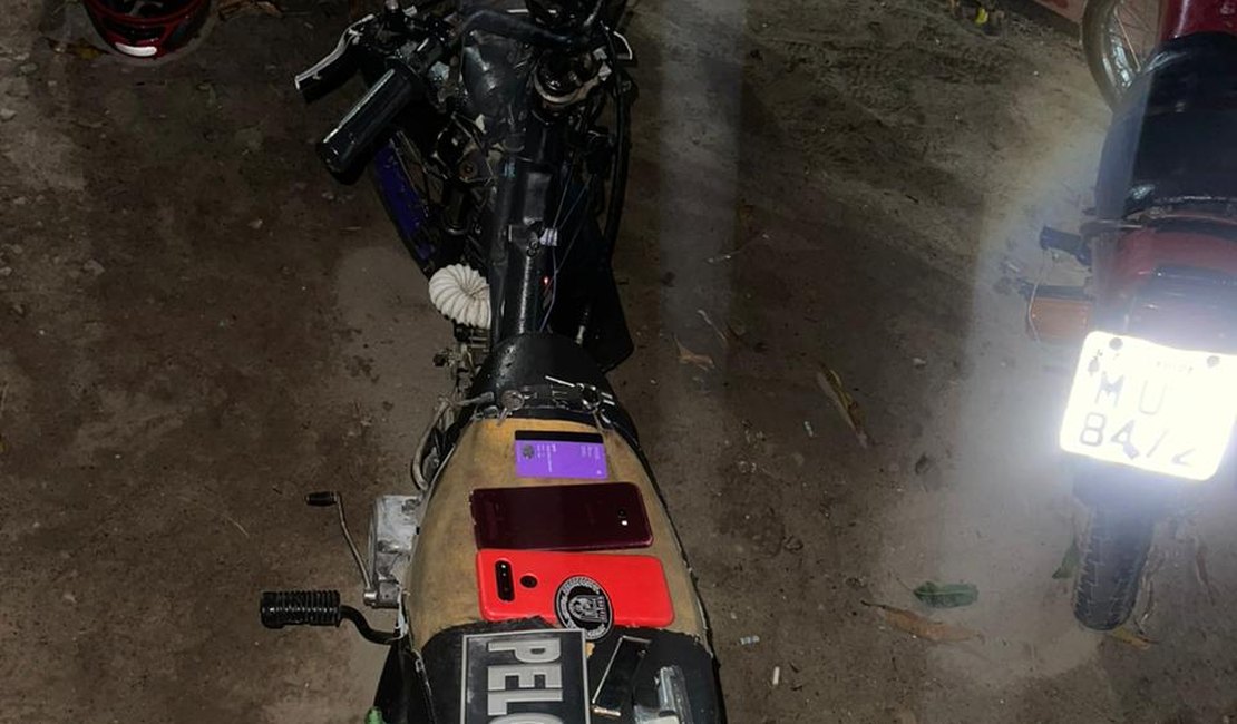 Policiais do 3° BPM prendem jovens pelo furto de celulares na zona rural de Arapiraca