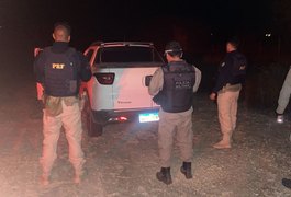 PRF recupera carro com queixa de roubo em estrada vicinal do Sertão alagoano
