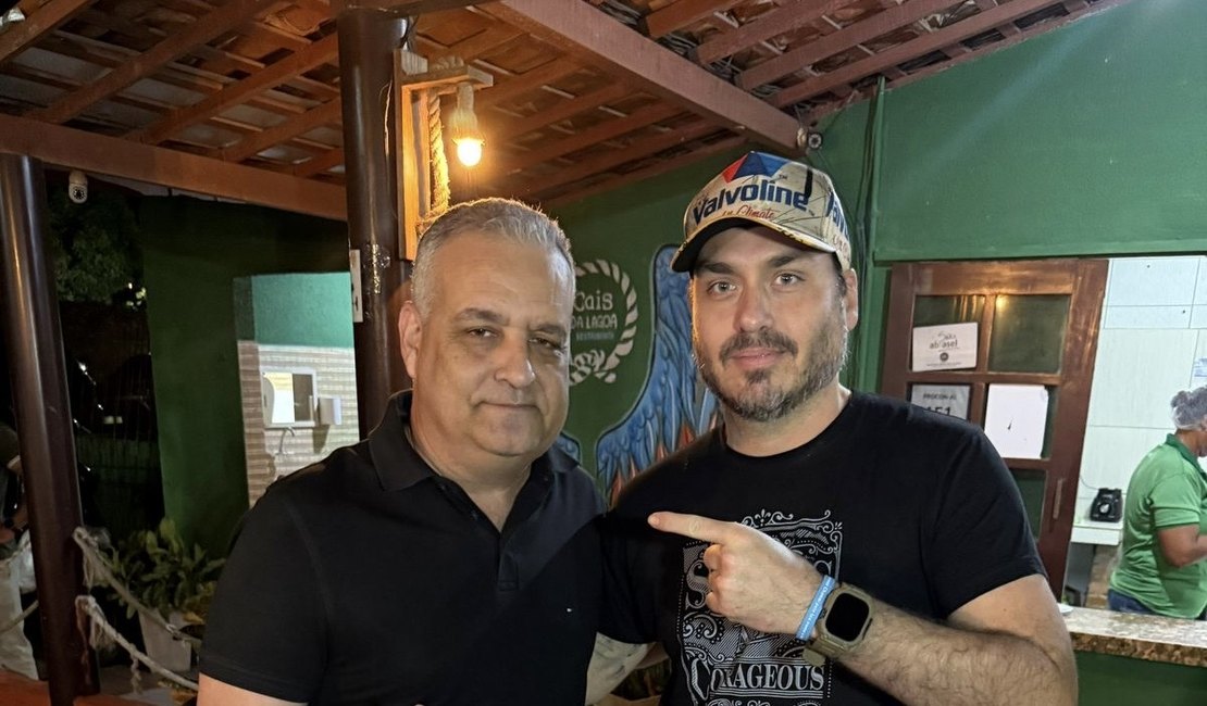 Carlos Bolsonaro afirma que legenda do PL está garantida para Alfredo Gaspar: “É prioridade para o presidente Bolsonaro”
