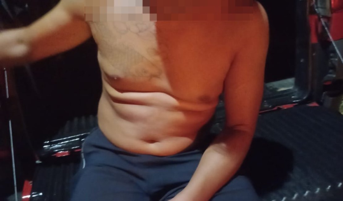Homem é espancado por populares e preso após sequestrar e tentar estuprar menina de 11 anos em Craíbas