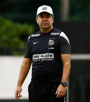 Lanterna do Brasileirão, Goiás demite técnico Enderson Moreira