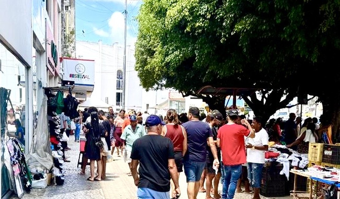 Comércio de Arapiraca registra movimento acima do esperado na véspera de Natal