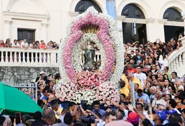 Procissão de Nossa Senhora dos Prazeres leva milhares de fiéis às ruas de Maceió