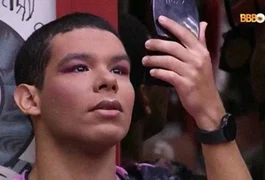 Vyni, do BBB 22, tenta tirar foto do pênis de Eliezer e é repreendido pela produção