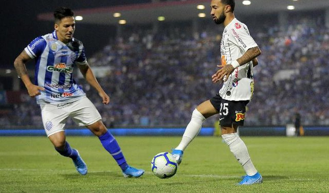 CSA bate o Corinthians com vitória por 2 a 1, no Estádio Rei Pelé