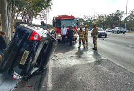 Carro com filho de Michel Temer capota no DF; acidente não deixou feridos