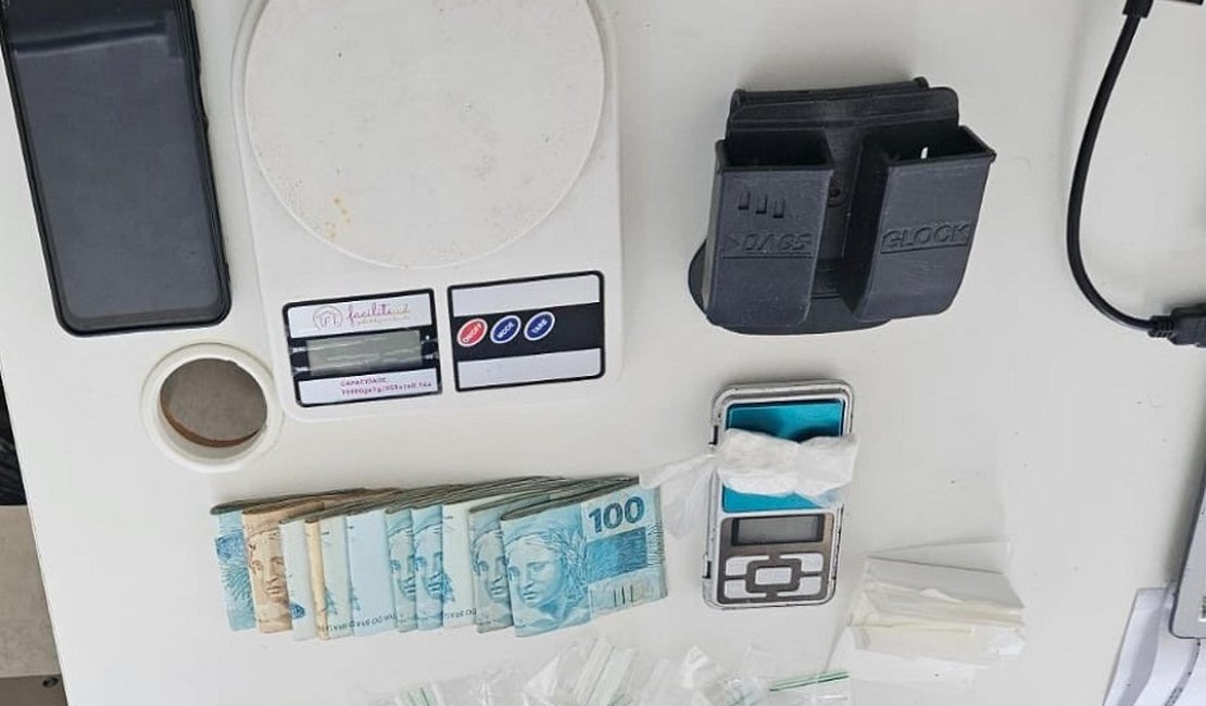 Polícia Militar deflagra Operação Bastida e apreende droga e R$ 11 mil em Penedo