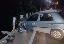 Colisão envolvendo dois carros e uma moto deixa homem ferido em Arapiraca; assista