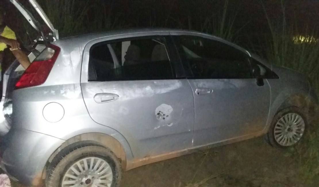 Bandidos fazem arrastão em Luziápolis, trocam tiros com a polícia e fogem a pé