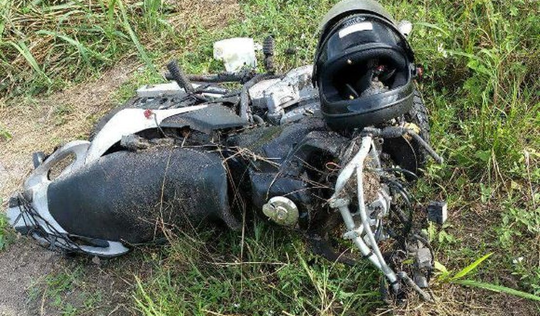 Motociclista morre em colisão entre moto e carro no Pilar