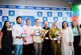 Governo de Alagoas inaugura 79ª Creche Cria e entrega obras e ambulâncias em Traipu