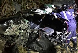 Colisão entre carro e ônibus deixa duas pessoas feridas em Marechal Deodoro