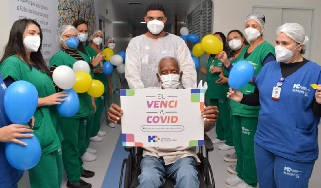 Idoso vacinado de 115 anos, que perdeu dois filhos para a Covid-19, vence a doença, em Alagoas