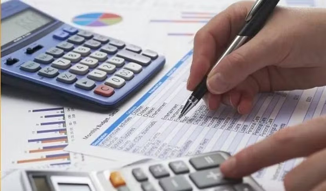 Percentual de brasileiros endividados atinge 82% em julho, novo recorde, mostra pesquisa