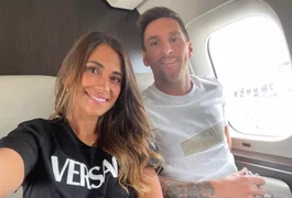 Messi embarca em Barcelona rumo a Paris para fechar com o PSG