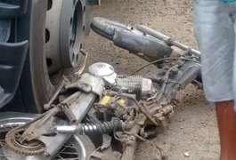 Motociclista morre atropelado por caminhão na AL 110