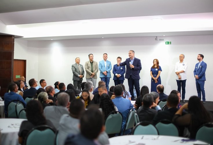 Renan Filho amplia interlocução com lideranças evangélicas durante encontro com mais de 400 pastores