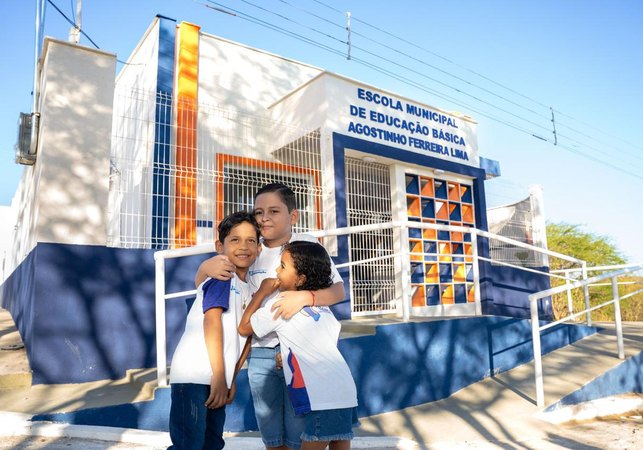 Prefeitura de Traipu inaugura calçamento de ruas e escola no Povoado Cazuqui