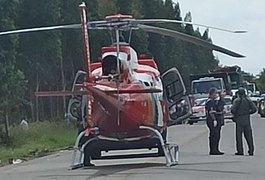 Grave colisão entre veículo de passeio e motocicleta deixa duas pessoas feridas na BR-316, em Atalaia