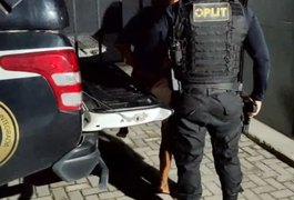 Homem armado é preso em flagrante por ameaça e desacato na Jatiúca