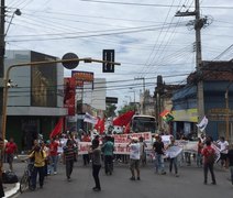 Estudantes fazem caminhada contra aumento da passagem em Maceió