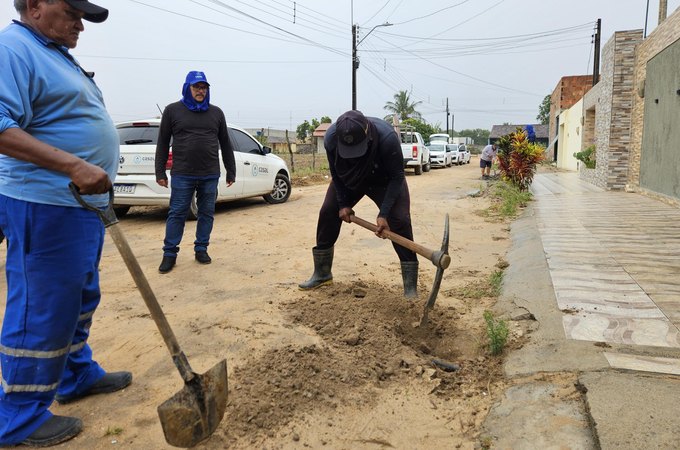 Casal verifica mais de cinquenta imóveis e identifica usos irregulares de água, em Arapiraca