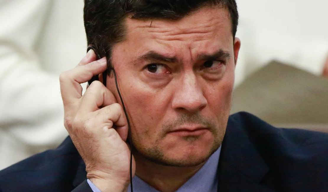 Ministro Sérgio Moro diz que mensagens de site não eram do celular dele