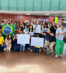 Alfredo Gaspar, relator da CPMI do INSS, é recebido em Alagoas com festa após conclusão dos trabalhos