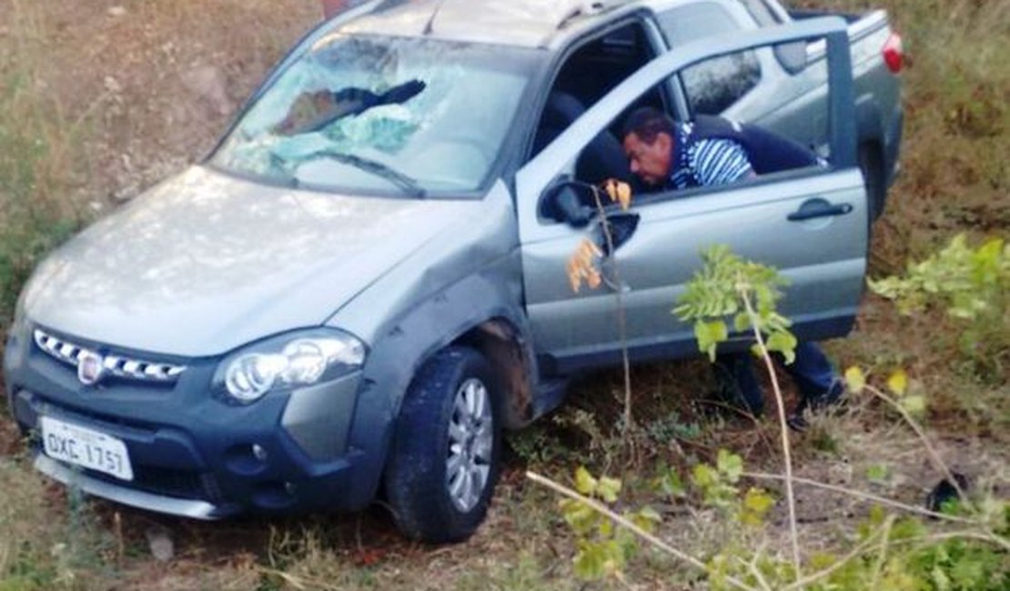 Jovem envolvido em capotamento em Delmiro foi morto a tiros antes do acidente