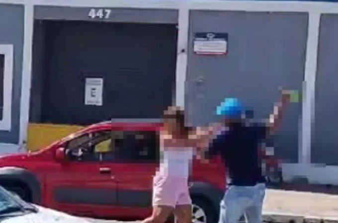 VÍDEO: Homem gera revolta na população ao agredir mulher com garrafa de cerveja em Maceió