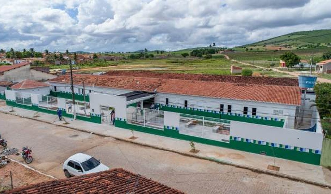 Alunos de Girau do Ponciano recebem escolas totalmente reformadas e climatizadas