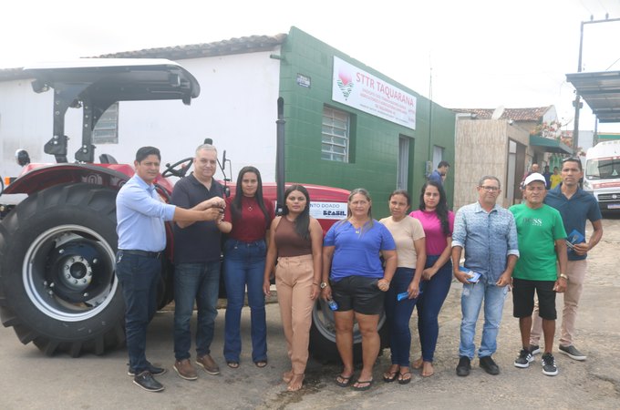 Deputado Federal Alfredo Gaspar reforça apoio à agricultura familiar com entrega de trator e equipamentos em Taquarana; assista