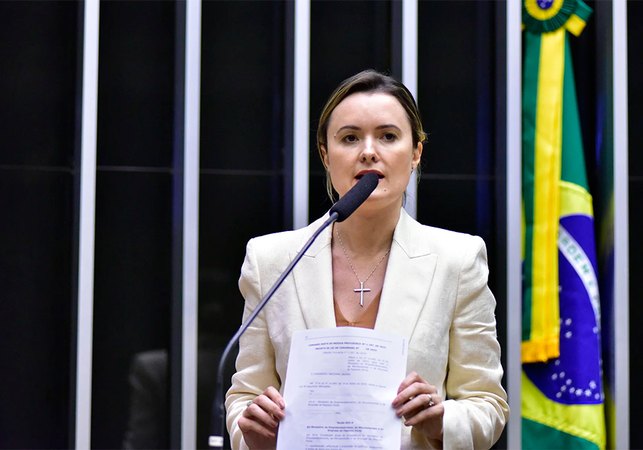 Projetos de lei de Júlia Zanatta geram debate nacional sobre Lei Maria da Penha e falsas denúncias