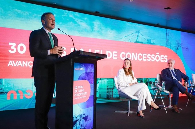 Governo prevê 15 leilões de transporte em 2025, diz Renan Filho