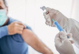 Maioria dos voluntários da vacina de Oxford já foi vacinada; clima é de otimismo