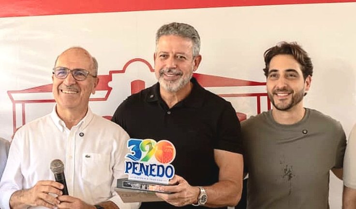 Arthur Lira e Ronaldo Lopes unem forças e deputado leva mais de R$ 7 milhões em obras e equipamentos a Penedo