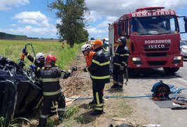 Colisão entre carro e carreta deixa um morto e três feridos na BR 316, em Atalaia
