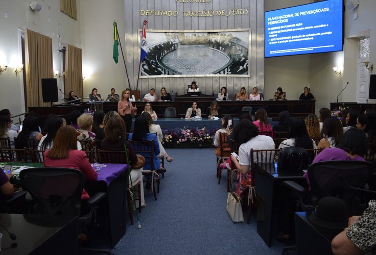 Sessão da Assembleia Legislativa de Alagoas ﻿discute fortalecimento do combate à violência contra a mulher