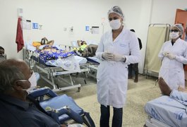 HE do Agreste doa máscaras feitas por voluntários para acompanhantes de pacientes