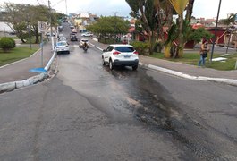 Vazamento de água no Parque Ceci Cunha preocupa moradores de Arapiraca