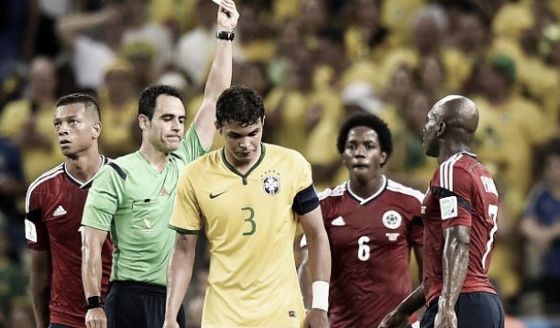Imprudente na defesa, Seleção Brasileira é a mais faltosa do Mundial