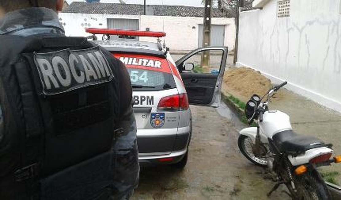 Rocam recupera motocicleta roubada no bairro Planalto, em Arapiraca